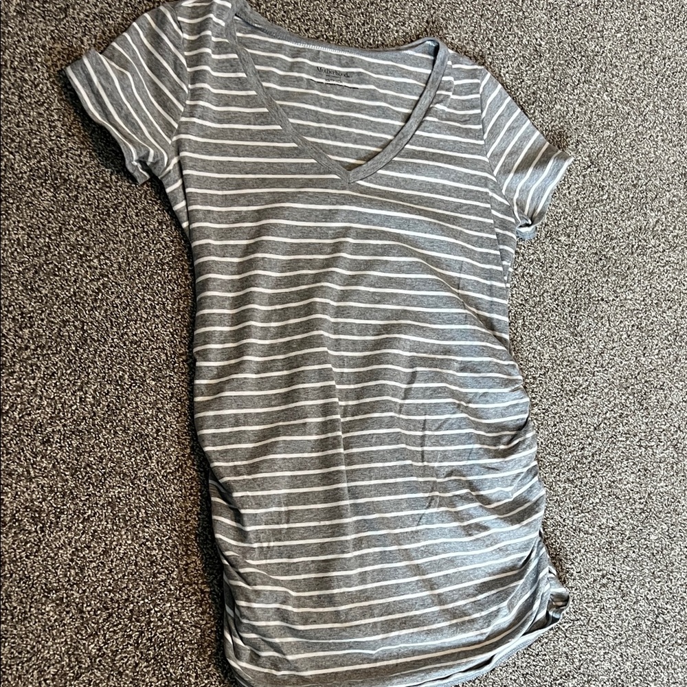BNWOT super soft Motherhood Maternity gray striped V-Neck women’s top (size XS)